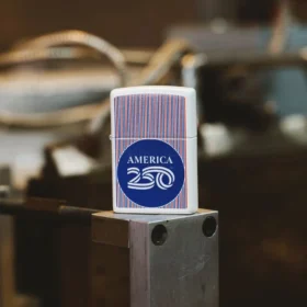 Design a righe sottili America250