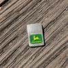 Design con logo John Deere verde muschio Design con logo John Deere verde muschio