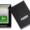 Design con logo John Deere verde muschio Design con logo John Deere verde muschio