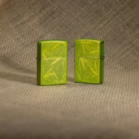 Design “Iced” con motivo a foglia di cannabis