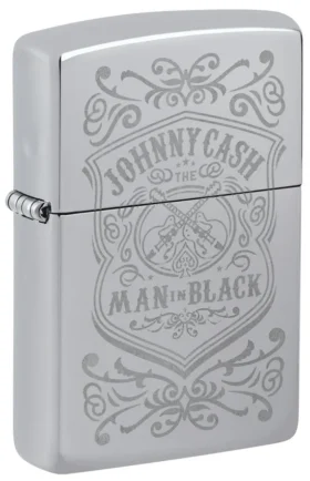 Johnny Cash con il disegno dello stemma “Man in Black”