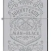 Johnny Cash con il disegno dello stemma “Man in Black” Johnny Cash con il disegno dello stemma “Man in Black”