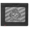 Portafoglio in pelle nera – Design con placca metallica a forma di teschio con picche Portafoglio in pelle nera – Design con placca metallica a forma di teschio con picche