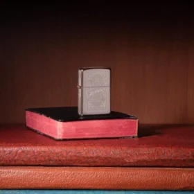 Rivisita il design Zippo