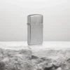 Zippo Slim® con design a pois